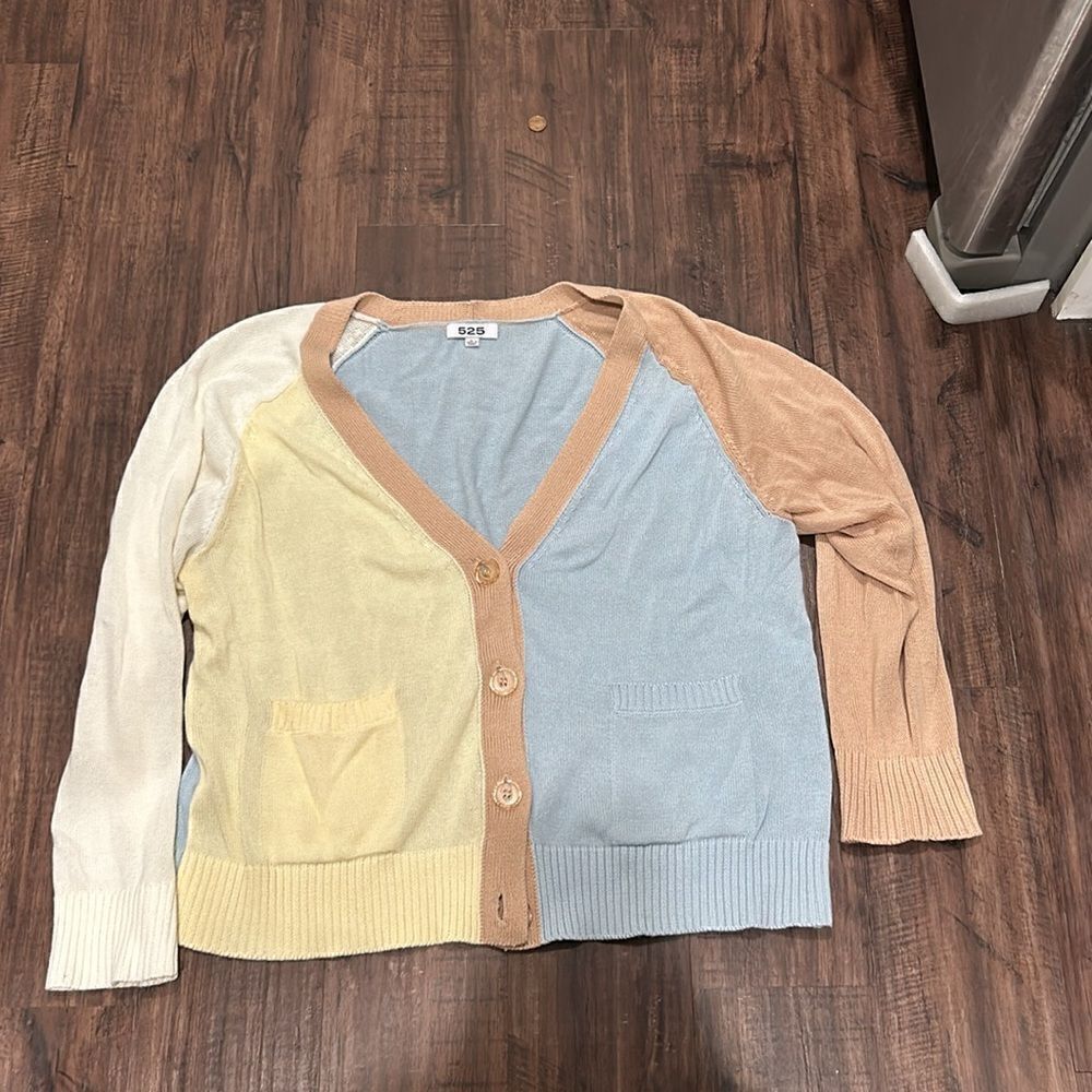 525 America colored cardigan, Size Large